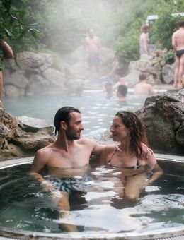 Welche Frau mag in die Therme an Weihnachten? - Frankfurt (Main)