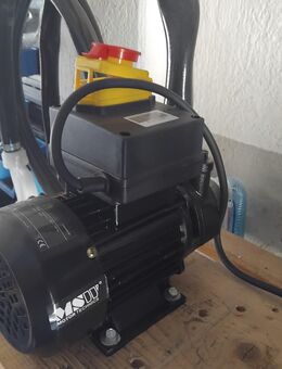 Benzinpumpe mit Schlauch - Pockau