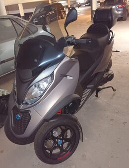 Piaggio MP3 500 HPE Sport Advanced steht in Hamburg Steilhoop - Hamburg