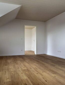 Zentral gelegene 4-Zimmer-Wohnung mit viel Platz - Solingen (Klingenstadt)