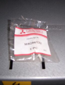 MR286132 Clip, Dachzierleiste Mitsubishi Space Star DG0 - Hannover Vahrenwald-List