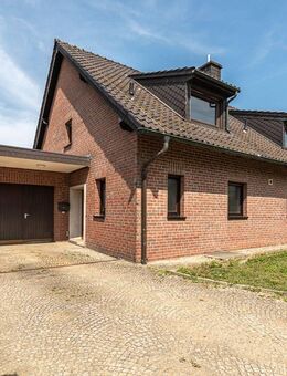 MANNELLA *Hier knistert das Glück -Haus mit Kamin in ruhiger Lage* - Neunkirchen-Seelscheid