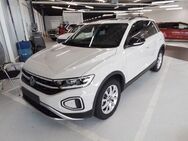 VW T-Roc, 2.0 TDI Style Black Style Beats, Jahr 2022 - Hannover