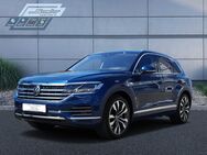 VW Touareg, 3.0 Elegance V6 eHybrid, Jahr 2022 - Griesheim