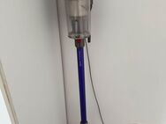 Dyson V11 Animal Akkusauger mit Ladestation und Zubehör - Menden (Sauerland) Zentrum