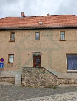 Geräumiges Einfamilienhaus mit Einliegerwohnung und Scheune in Ranis - Ranis