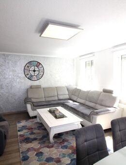 Elegant & Zentral: Moderne 4-Zimmer-Wohnung mit Donaublick und Tiefgarage in Tuttlingen! - Tuttlingen