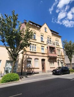 Renditeträchtiges MFH mit Lagerhalle (Vermietung als Stellplätze) - Velbert