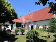 Wohnen mit Freunden: 1 Haus plus 1 Ausbauhaus - Philippsburg