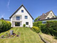 Refrath stilvolles Einfamilienhaus auf 581 m² Südgrundstück mit zwei Garagen - Bergisch Gladbach