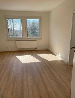 Helle Erdgeschosswohnung mit Badewanne in Colditz - Colditz