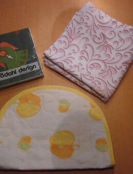 Södahl Denmark Design: Leinen-Tischdecke 9,- ; Tischset Baumwolle Äpfel + 20 Vintage Weihnachtsservietten zus. 4,- - Flensburg