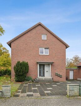 Solides Dreifamilienhaus auf großem Grundstück in Gütersloh-Friedrichsdorf - Gütersloh