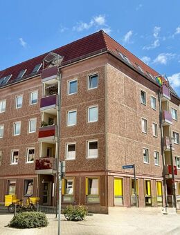 HORN IMMOBILIEN++ Neubrandenburg Zentrum, modernisierte 3-Raum Eigentumswohnung mit Balkon, EBK und weiteren Extras - Neubrandenburg