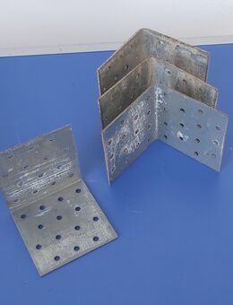 Metallwinkel 10 x 10 x 8 + 8 x 8 x 8 cm + 9 x 9 x 4 cm, jeweils 4 Stück, somit 12 komplett - Simbach (Inn) Zentrum