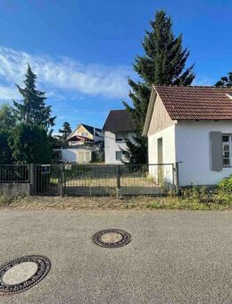 Ein Haus mit viel Potential! Einfamilienhaus mit Doppelgarage, tollem Garten und Backhiesli. - Lahr (Schwarzwald)
