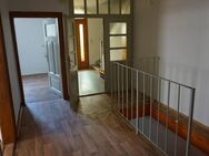 Schöne Maisonettewohnung mit 3 ZKB mit kleinem Garten im EG, vermietet und zentral in Guxhagen - Guxhagen