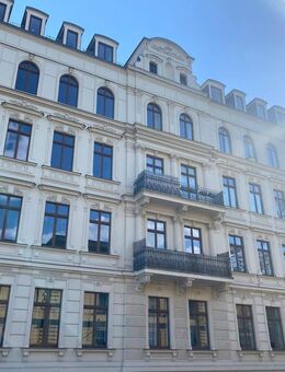 Stilvolle, helle 1ZW mit großem Balkon und EBK im Zentrum - Leipzig