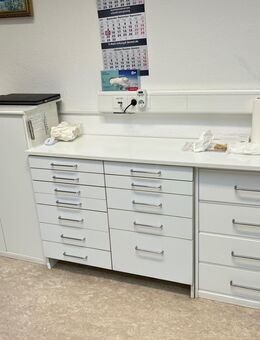 Schränke für Praxen & Kliniken in Berlin,nur Selbstabholung - Berlin Tempelhof-Schöneberg