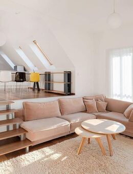 Sonnige Dachgeschosswohnung mit Stil und urbanem Flair im Herzen von Friedrichshain - Berlin