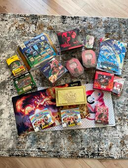 Pokemon TCG Produkte / Pokémon / One Piece / Jujutsu Kaisen / Lorcana / Playmats / Demon Slayer / Chainsaw Man / Pokemon Hefte / Ewige Rivalen TTB - Ahlen