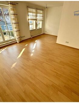 Charmante, modern renovierte 2-Zimmer-Wohnung mit sonnigem Südbalkon und Tiefgaragenstellplatz - Buchloe