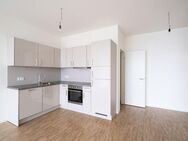 Helle 2-Zimmer-Wohnung mit Balkon und Einbauküche - Berlin