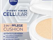 Nivea Foundation CELLULAR Expert Finish 3in1 Pflege Cushion, LSF 15, spendet Feuchtigkeit, ebenmäßigere Haut, mindert Fältchen.