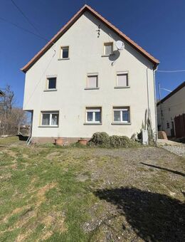 Großes Einfamilienhaus mit Garage und kleinem Garten sucht neue Besitzer - Heideland (Thüringen)