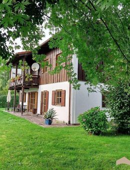 Typisch bayerisches, grundsolides Zweifamilienhaus in Top Lage - Waging am See im schönen Chiemgau - Waging (See)