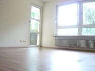 TOP gepflegte 2 Zimmer Wohnung in Stein, großes Bad mit zwei Fenster, heller Erker, Tiefgarage, Einbauküche - Stein (Bayern)