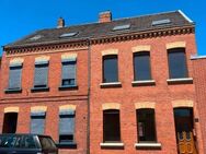 Großes Stadthaus mit gefliestem Innen-Hof, ruhig gelegen - in Kreis Viersen-Süchteln. - Viersen