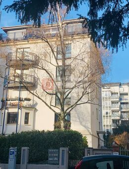 Top!! Exklusive Penthouse-Wohnung mit bodentiefen Fenstern, Dachterrasse und Skyline-View - Frankfurt (Main)