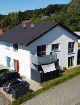 Optimal konzipiert! Attraktive Doppelhaushälfte in Top-Lage von Ibbenbüren - Ibbenbüren