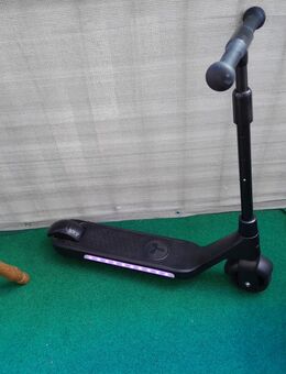 Denver Elektro Kinder Roller SCK-5400 Schwarz TOP wie Neu mit OVP - Ravensburg