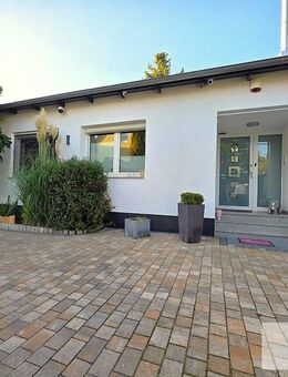Bungalow mit luxuriöser Ausstattung und Einliegerwohnung inkl. Pool, Saunen und vielen Extras - Mühlheim (Main)