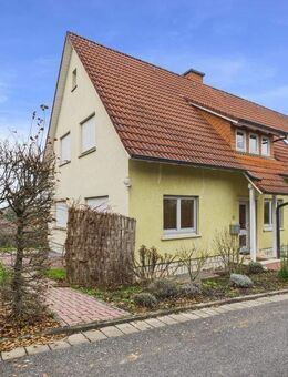 Großzügige Doppelhaushälfte in stadtnaher Lage - Ruhiges Wohnen mit traumhaftem Weitblick - Coburg