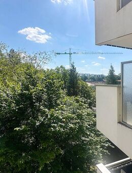 Renovierungsbedürftige 2-Zimmer-Wohnung mit großer Südloggia - München