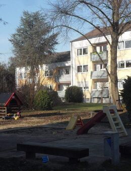 Kapitalanlage: 4 Zimmer Wohnung mit Balkon - Ratingen