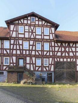 Charmantes Fachwerkhaus inkl. Scheune mit eigenem Garten im Zentrum von Windhausen - Feldatal