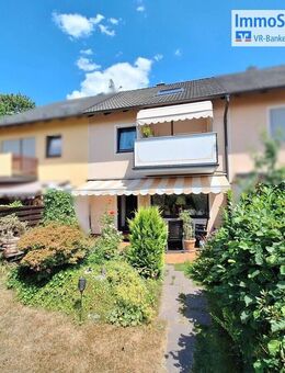 Vollunterkellertes Reihenmittelhaus mit Balkon, Terrasse und Garage - Feucht