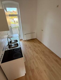 Schöne 2-Zimmer-Wohnung mit Balkon und EBK im EG - Zeitz