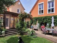Freistehendes Einfamilienhaus mit Garten + Nebengebäude in Forchheim (Buckenhofen), ruhig + zentral - Forchheim (Bayern)