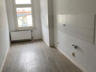 Schöne helle 3 Zimmer suchen ab sofort neue Mieter - Zeitz