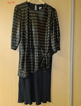 Festtagsbekleidung Auflösung von Markenware Damen -und Herren - Georgenberg