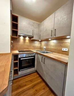 Generalsanierte 2-Zimmer-Wohnung, zentrale Lage, Eigennutzer oder Kapitalanleger, TG-Duplexparker - Herzogenaurach