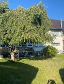 Charmante Dachgeschosswohnung in gepflegtem Mehrfamilienhaus mit Balkon und Garage - Pfullendorf