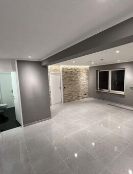 Moderne & frisch sanierte 2-Zimmer-Wohnung mit großem Balkon, Garage und Stellplatz, Toplage - Wildberg (Baden-Württemberg)