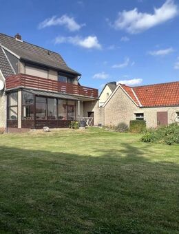 Vollunterkellertes Wohnhaus mit Garage und Nebengebäude in ruhiger Lage auf großem Grundstück in Harpstedt - Harpstedt