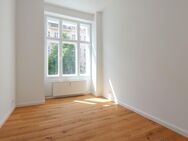 OWNR: Einziehen und Wohlfühlen - Renoviert und mit Küche! Lichtdurchflutete 5-Zi-Wohnung - Berlin